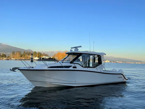2026 Boston Whaler 325 Conquest Pilothouse
