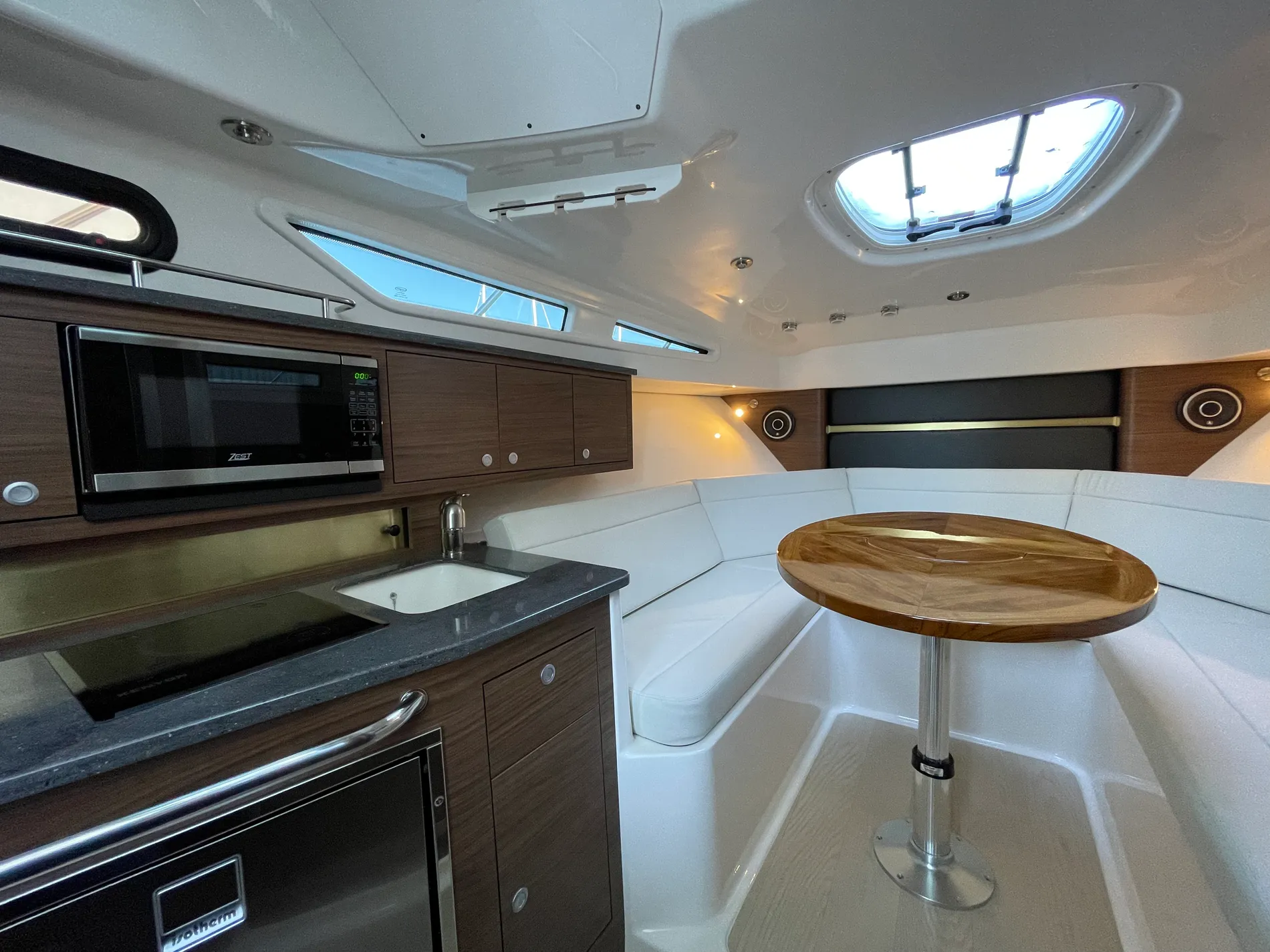 New 2026 Boston whaler 325 Conquest Pilothouse for Sale | Vancouver, BC | M&P Yacht Centre | 68ba029f97b34733670548ec