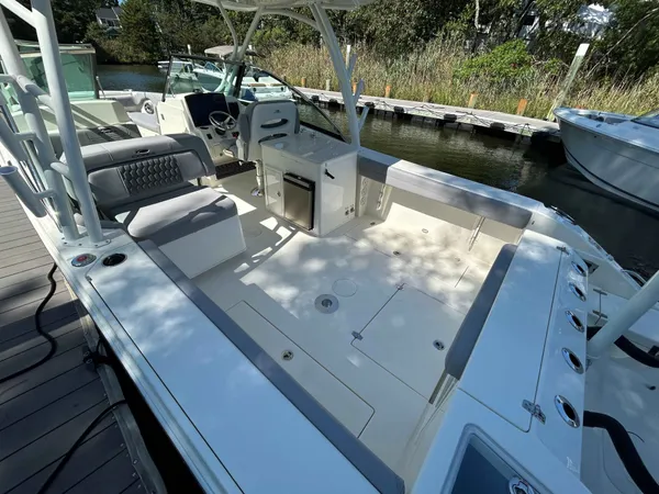 2026 Cobia 280 DC detail image 4