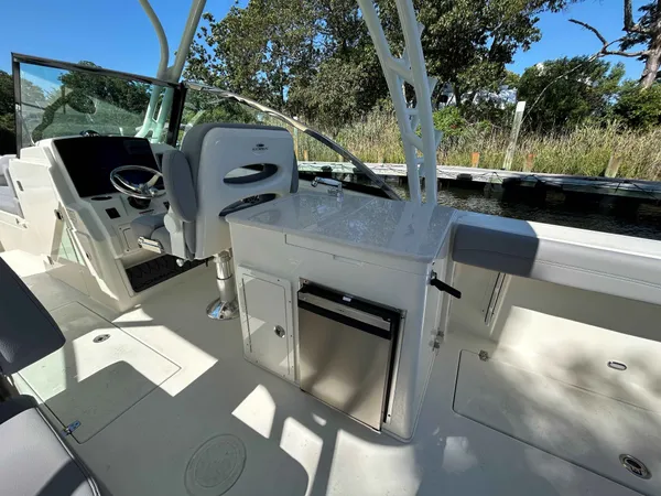 2026 Cobia 280 DC detail image 7