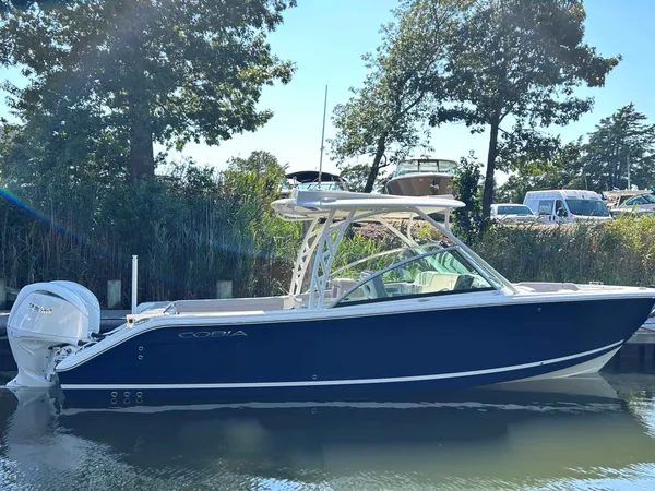 2026 Cobia 280 DC detail image 0
