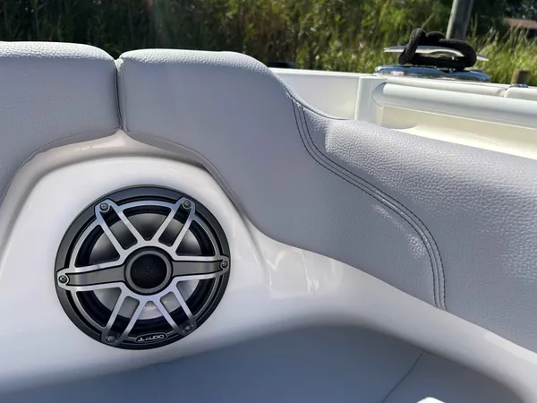 2026 Cobia 280 DC detail image 14