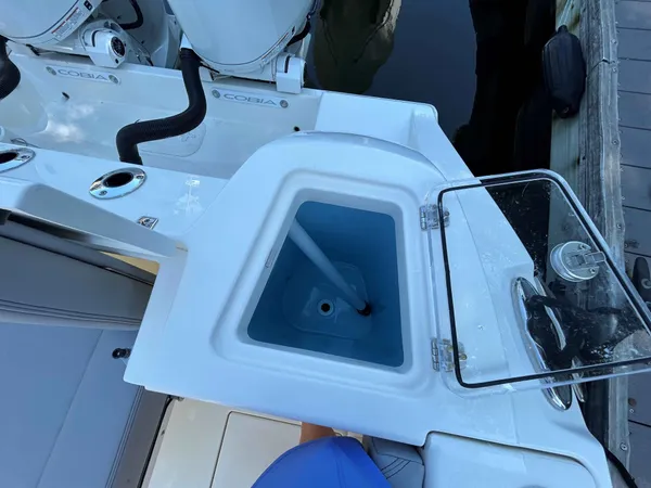 2026 Cobia 280 DC detail image 3