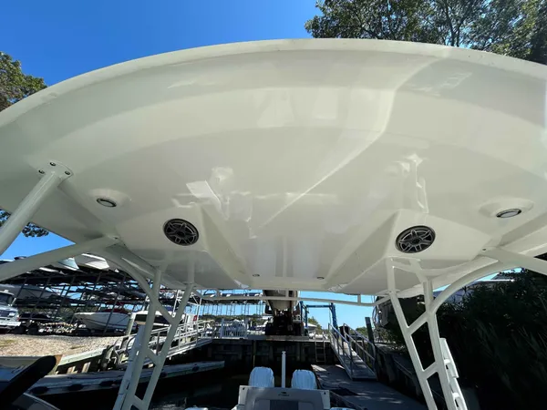 2026 Cobia 280 DC detail image 18