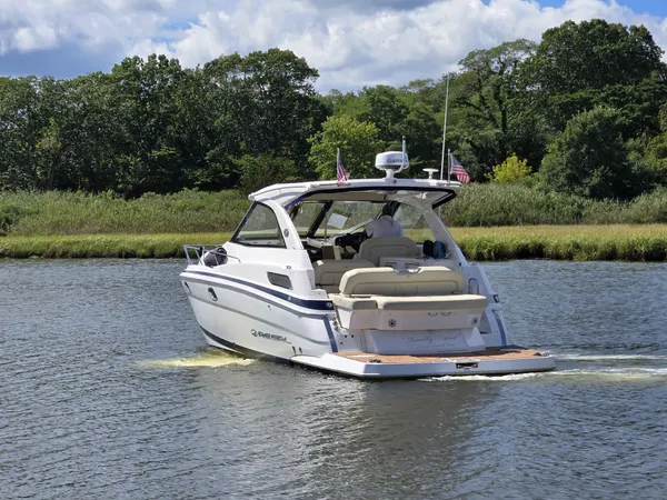 2018 Regal 35 SC detail image 1