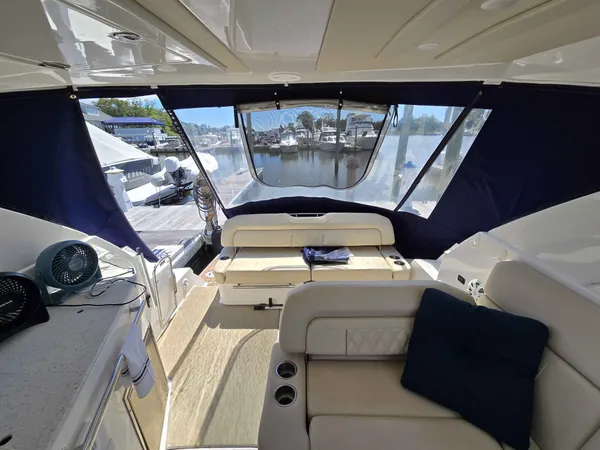 2018 Regal 35 SC detail image 8