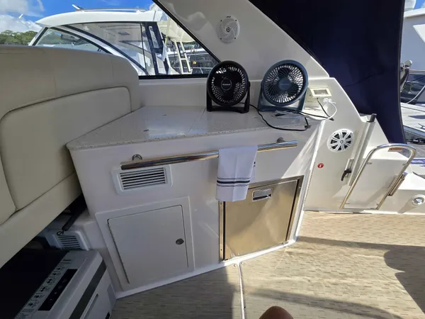 2018 Regal 35 SC detail image 9