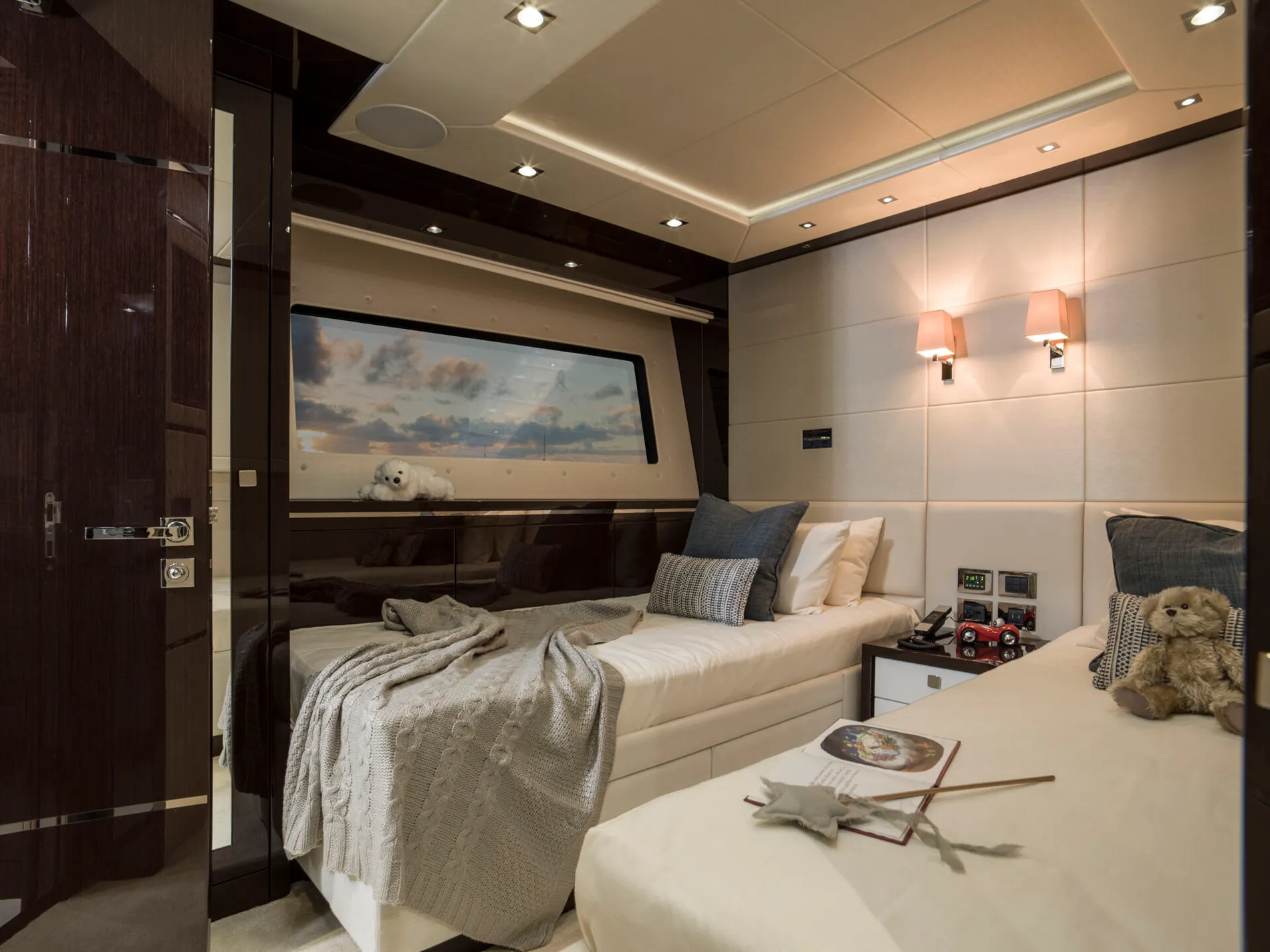 New 2027 Sunseeker 116 Yacht for Sale | Vancouver, BC | M&P Yacht Centre | 68c9ed41432d4afd93010dcc