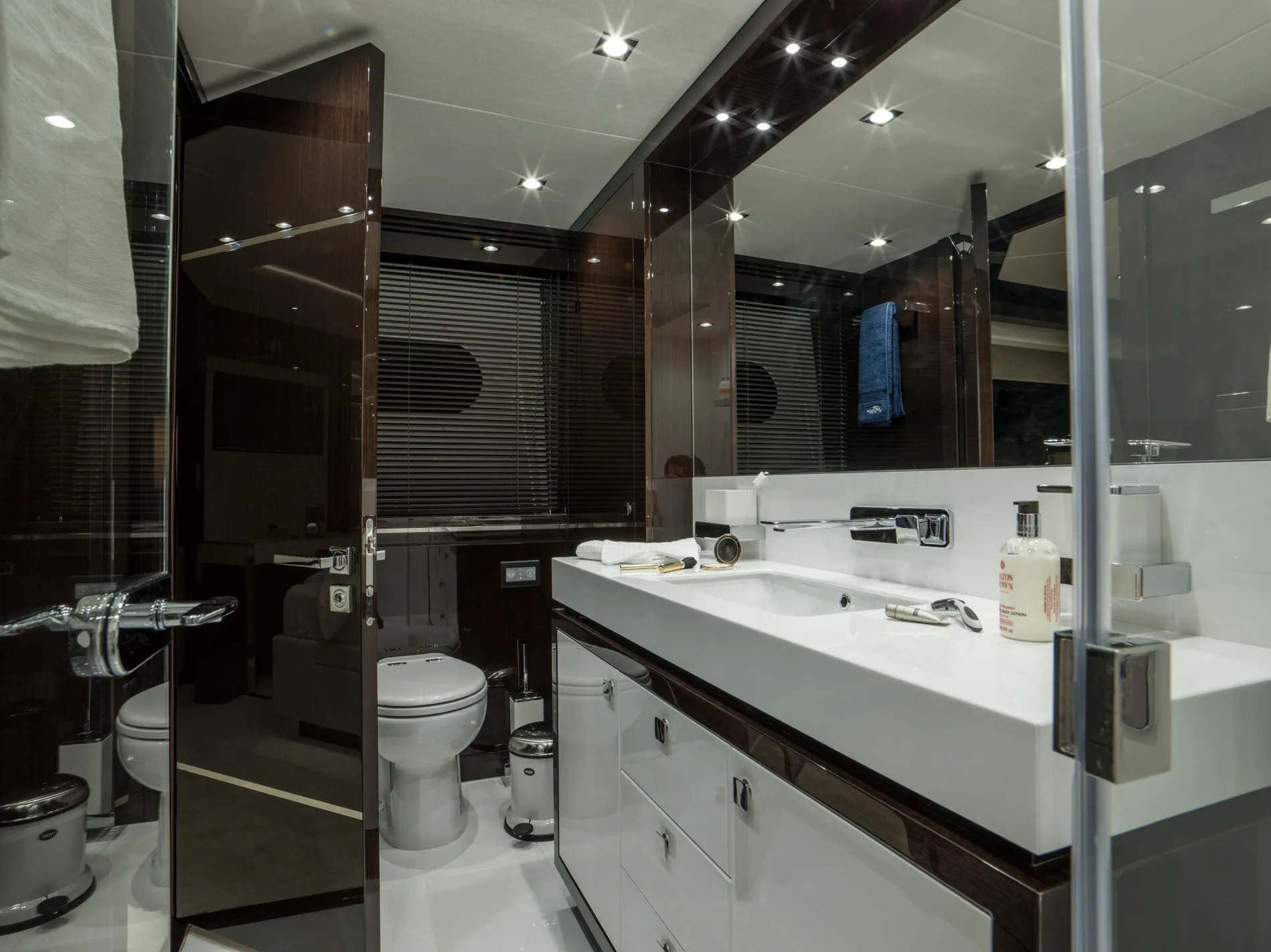 New 2027 Sunseeker 116 Yacht for Sale | Vancouver, BC | M&P Yacht Centre | 68c9ed41432d4afd93010dcc