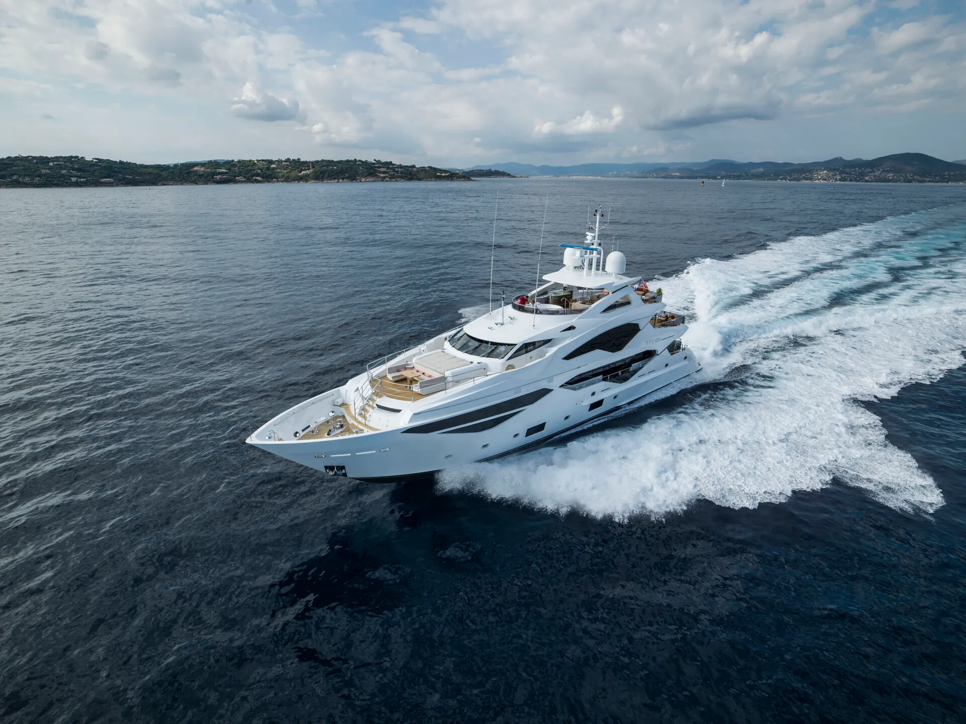 New 2027 Sunseeker 131 Yacht for Sale | Vancouver, BC | M&P Yacht Centre | 68c9edb42c63c4d9b20e726b