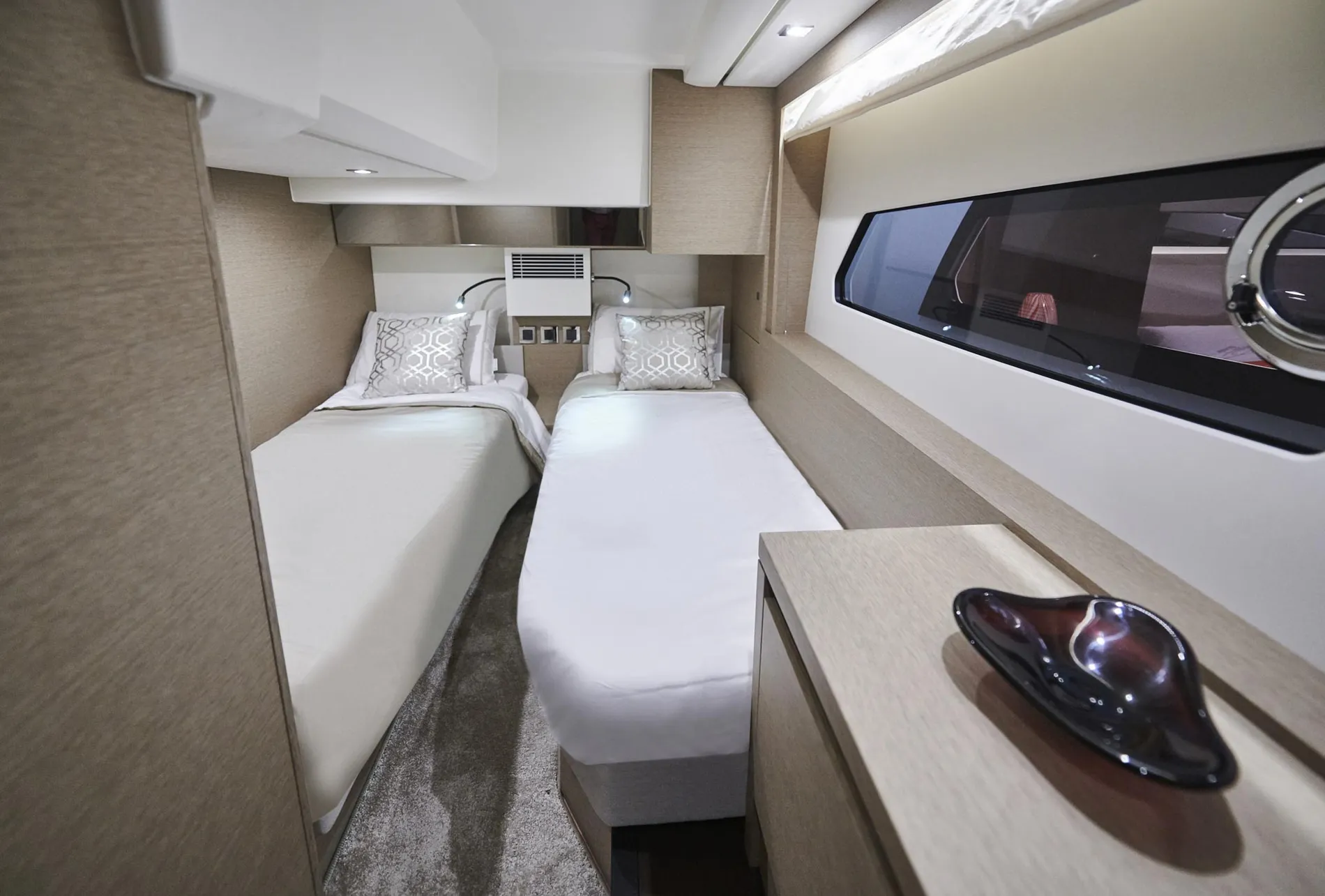 New 2027 Prestige yachts 460S for Sale | Vancouver, BC | M&P Yacht Centre | 68c9f99f39f2573c7c024cb7