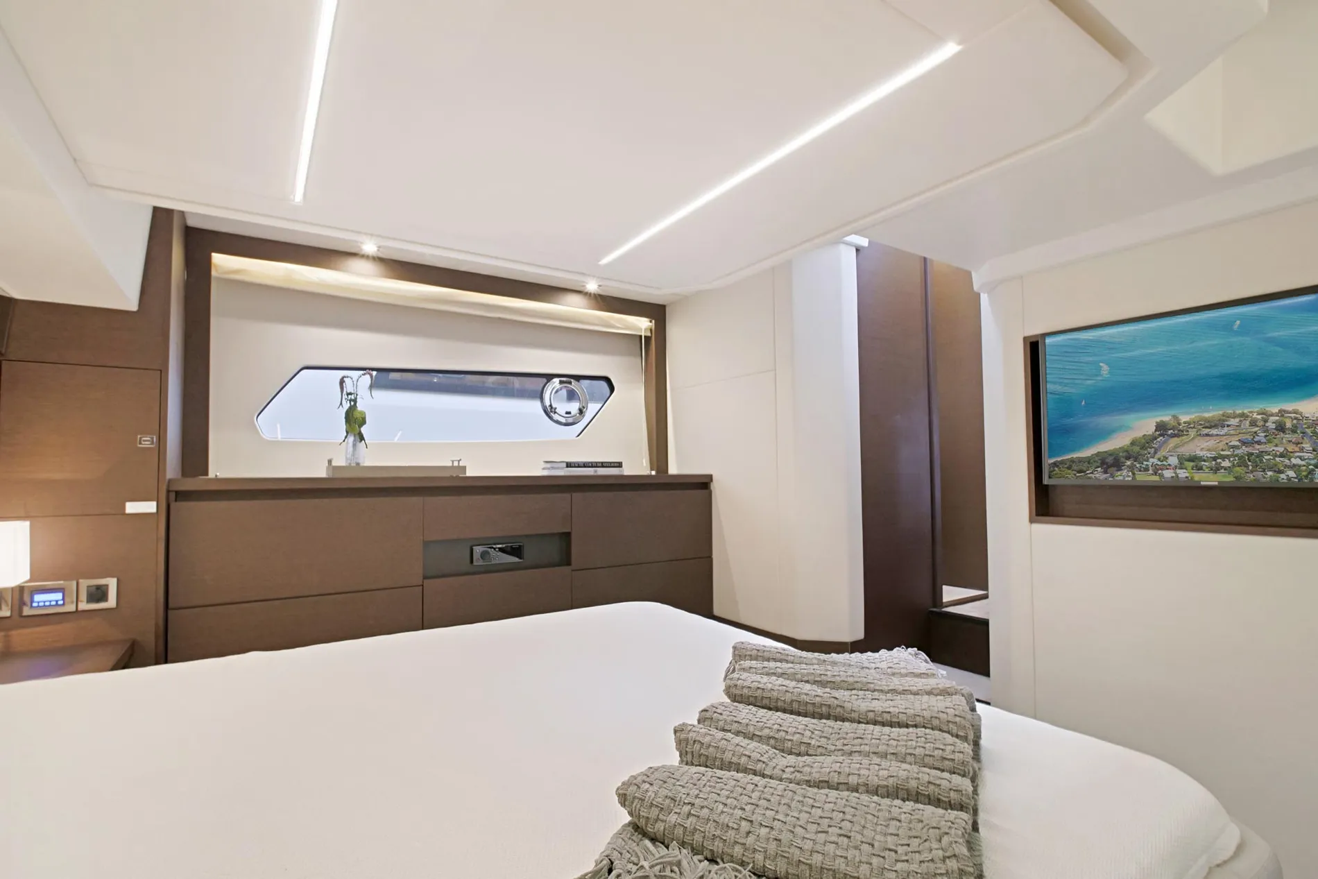 New 2027 Prestige yachts 460S for Sale | Vancouver, BC | M&P Yacht Centre | 68c9f99f39f2573c7c024cb7