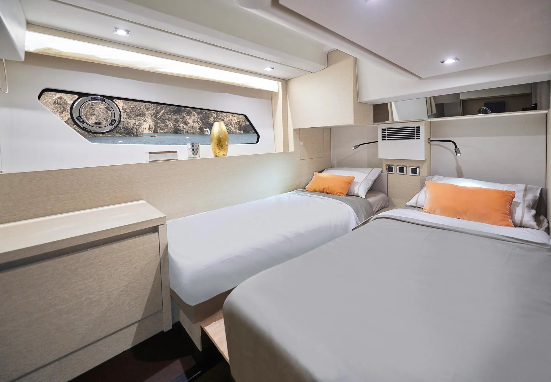 New 2027 Prestige yachts 460S for Sale | Vancouver, BC | M&P Yacht Centre | 68c9f99f39f2573c7c024cb7
