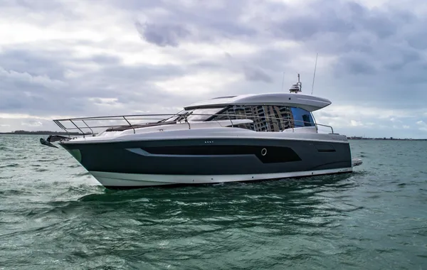 2027 Prestige Yachts 520S