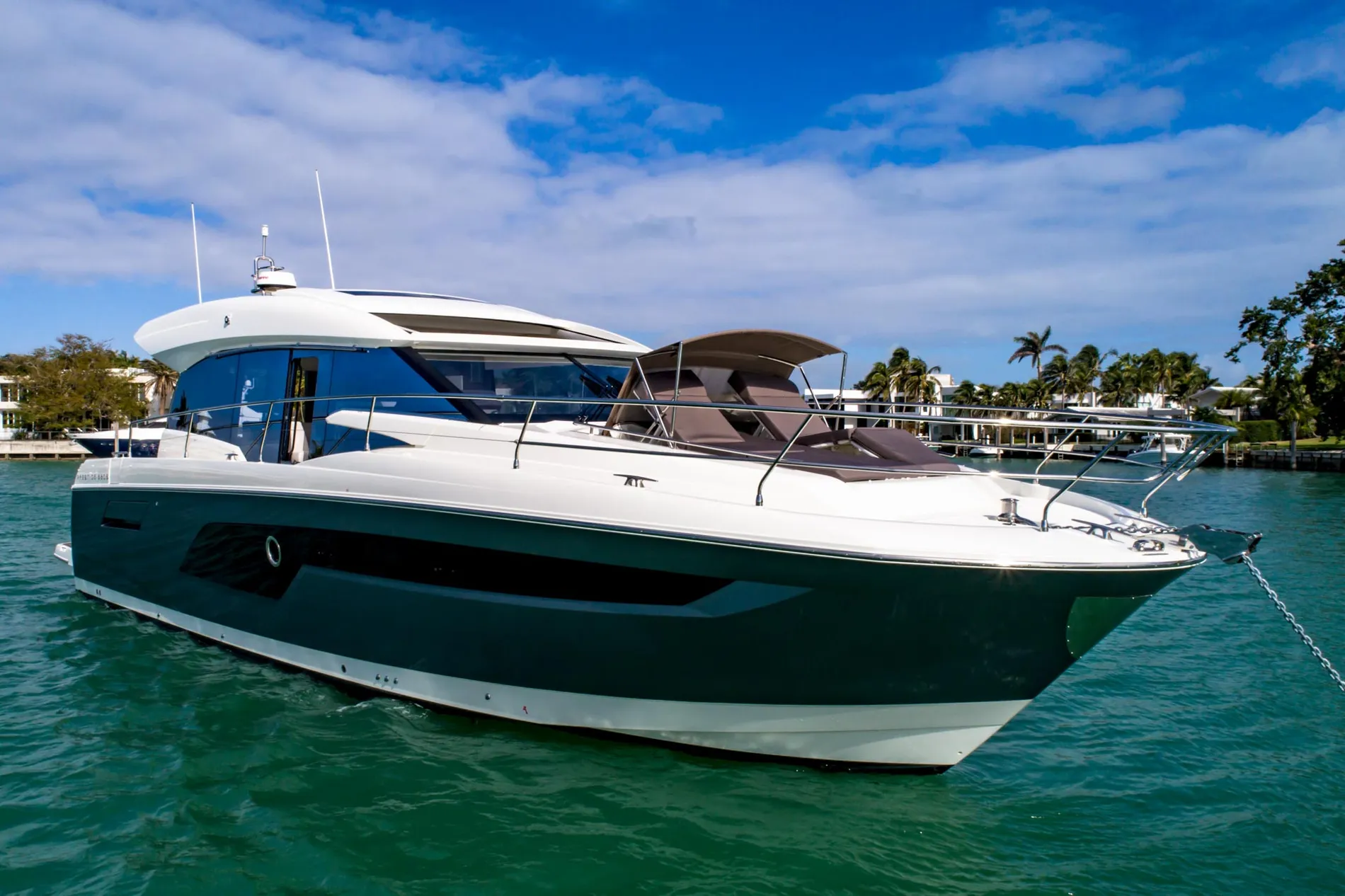 New 2027 Prestige yachts 520S for Sale | Vancouver, BC | M&P Yacht Centre | 68c9fb19346edbf0f207583d