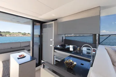 New 2027 Prestige yachts 520S for Sale | Vancouver, BC | M&P Yacht Centre | 68c9fb19346edbf0f207583d