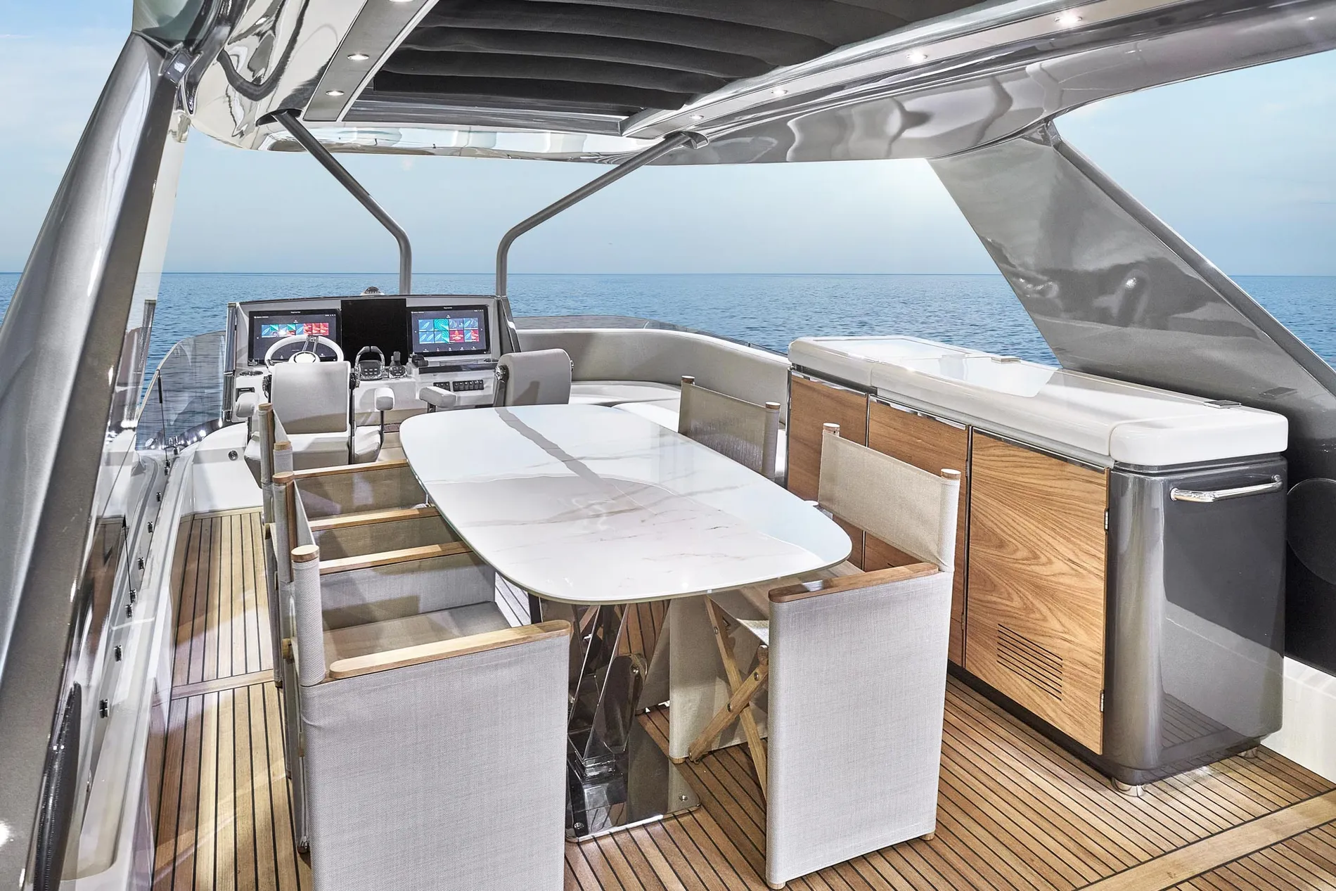 New 2027 Prestige yachts X70 for Sale | Vancouver, BC | M&P Yacht Centre | 68c9fd421f693a85880bda58