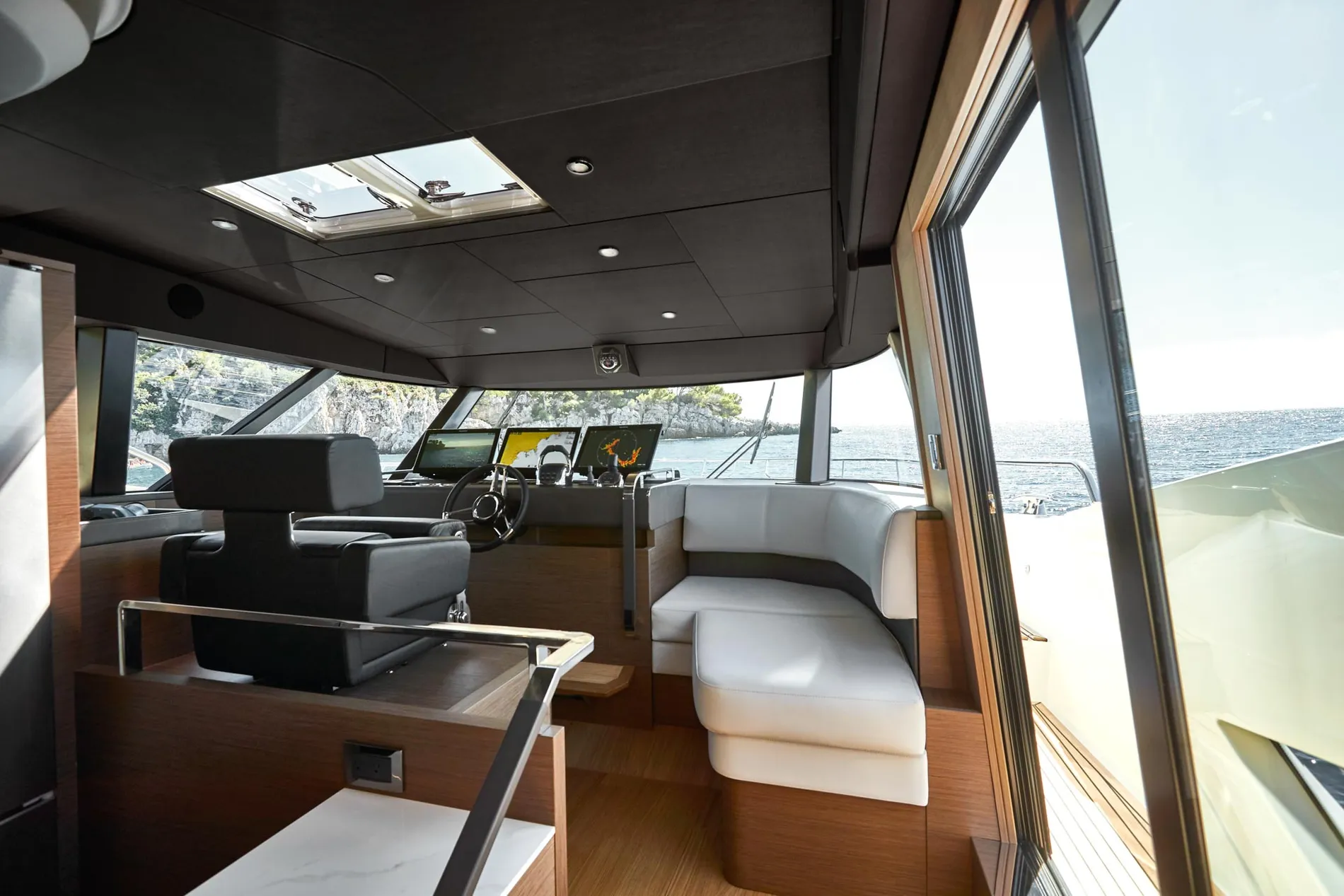 New 2027 Prestige yachts X70 for Sale | Vancouver, BC | M&P Yacht Centre | 68c9fd421f693a85880bda58
