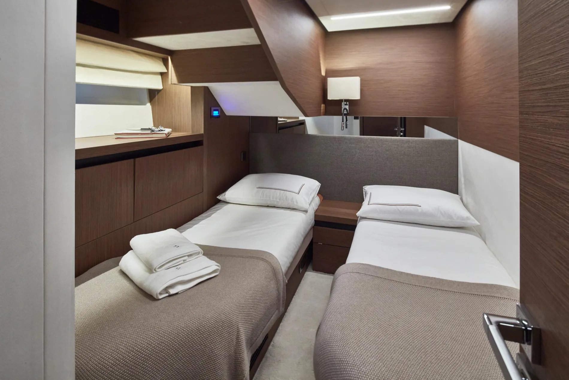 New 2027 Prestige yachts X70 for Sale | Vancouver, BC | M&P Yacht Centre | 68c9fd421f693a85880bda58