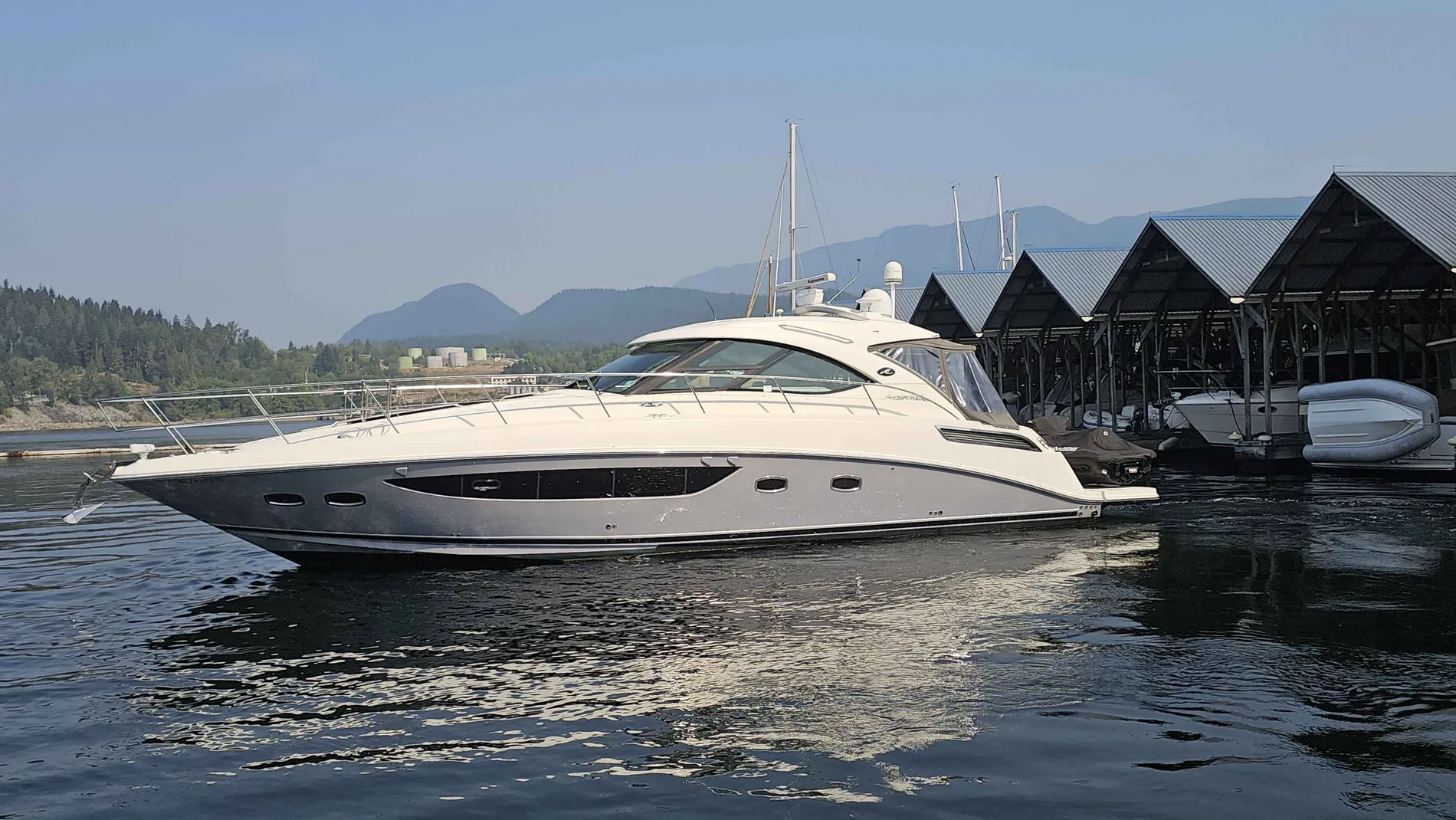 Pre-Owned 2013 Sea ray 470 Sundancer for Sale | Vancouver, BC | M&P Yacht Centre | 68cb35a1941b4b58a90b83c0