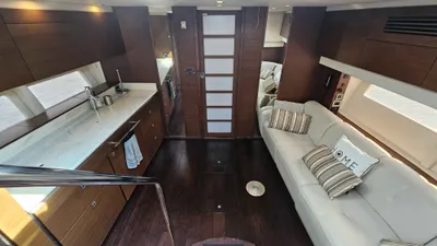 Pre-Owned 2013 Sea ray 470 Sundancer for Sale | Vancouver, BC | M&P Yacht Centre | 68cb35a1941b4b58a90b83c0