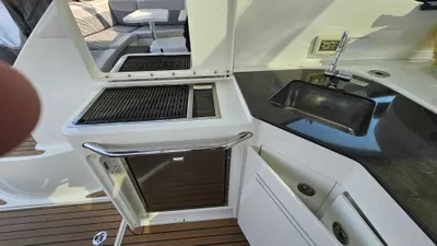 Pre-Owned 2013 Sea ray 470 Sundancer for Sale | Vancouver, BC | M&P Yacht Centre | 68cb35a1941b4b58a90b83c0