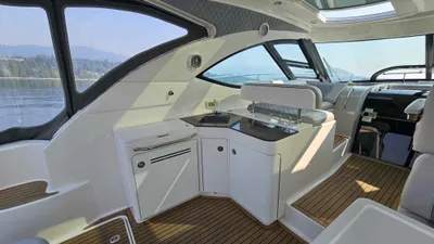 Pre-Owned 2013 Sea ray 470 Sundancer for Sale | Vancouver, BC | M&P Yacht Centre | 68cb35a1941b4b58a90b83c0