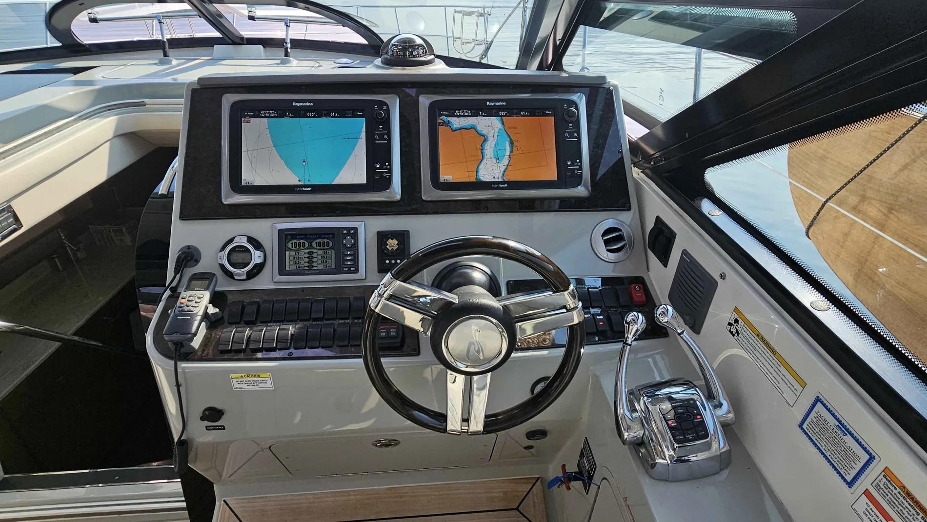 Pre-Owned 2013 Sea ray 470 Sundancer for Sale | Vancouver, BC | M&P Yacht Centre | 68cb35a1941b4b58a90b83c0