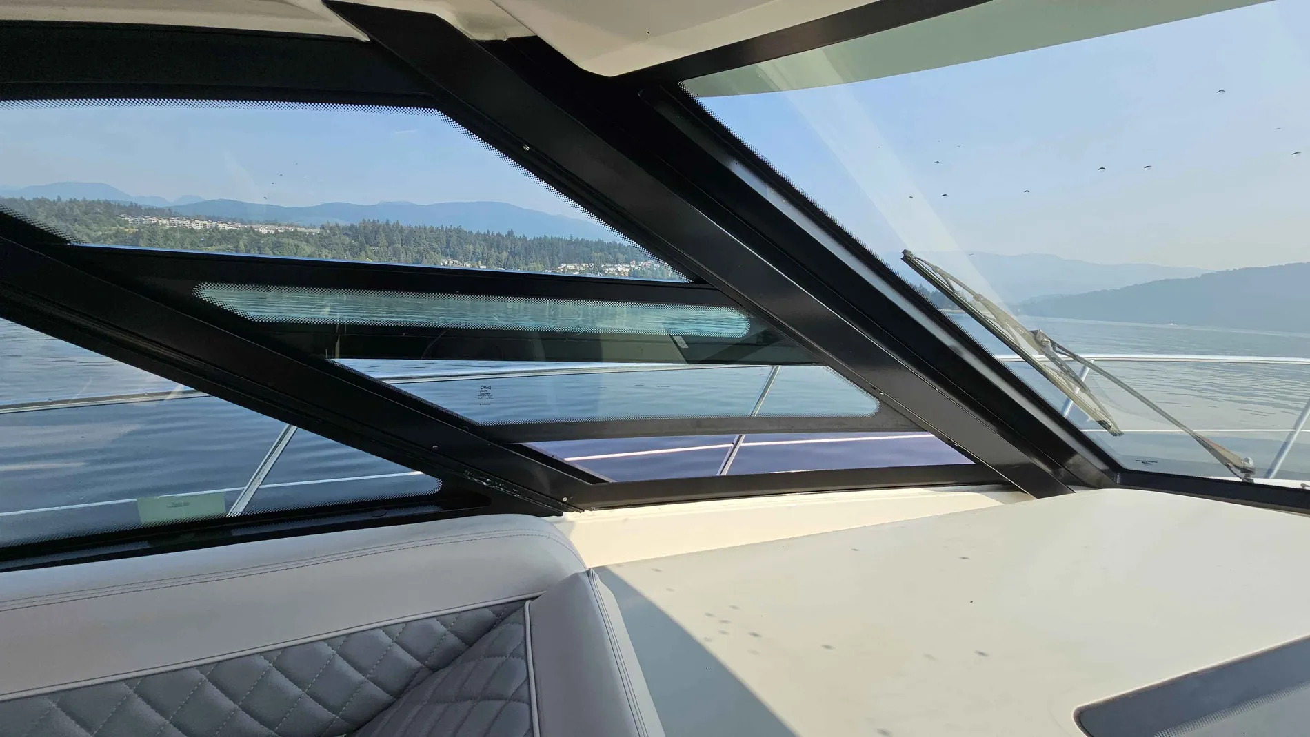 Pre-Owned 2013 Sea ray 470 Sundancer for Sale | Vancouver, BC | M&P Yacht Centre | 68cb35a1941b4b58a90b83c0