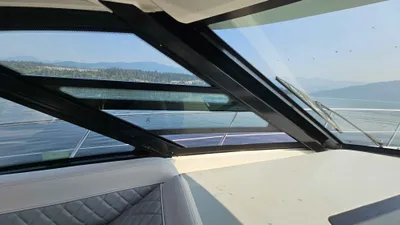 Pre-Owned 2013 Sea ray 470 Sundancer for Sale | Vancouver, BC | M&P Yacht Centre | 68cb35a1941b4b58a90b83c0