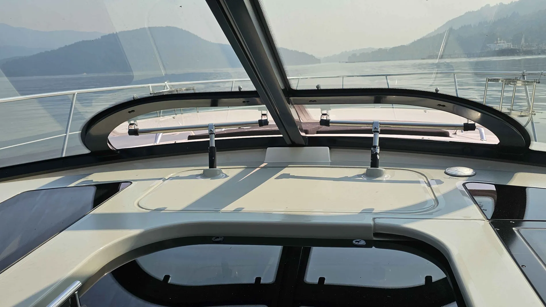 Pre-Owned 2013 Sea ray 470 Sundancer for Sale | Vancouver, BC | M&P Yacht Centre | 68cb35a1941b4b58a90b83c0