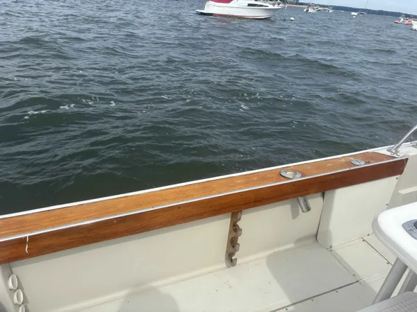1988 Boston Whaler 25 OUTRAGE detail image 9