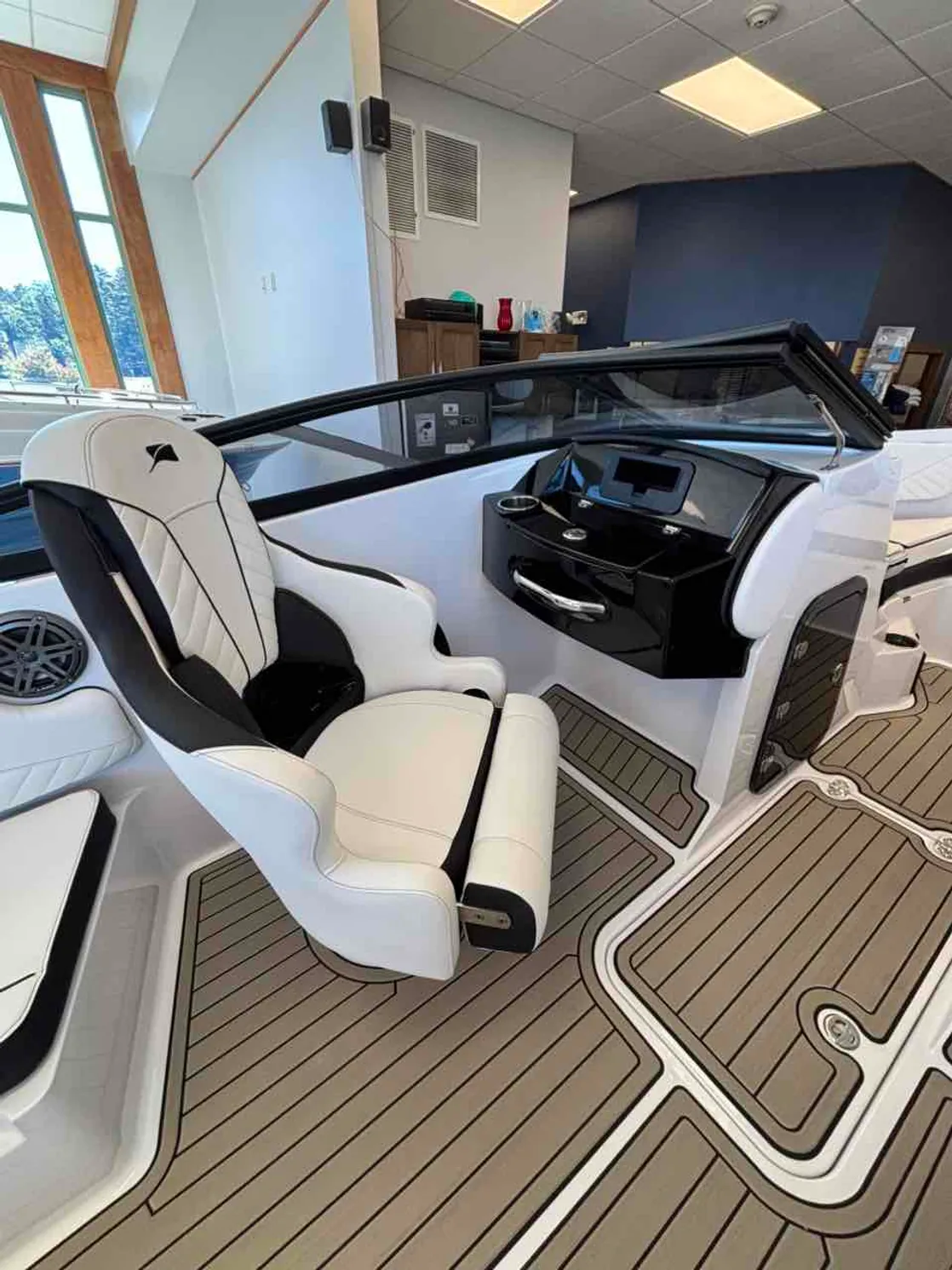 dummy-boat-img