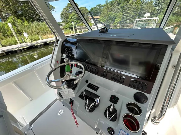 2026 Pursuit S 358 detail image 13