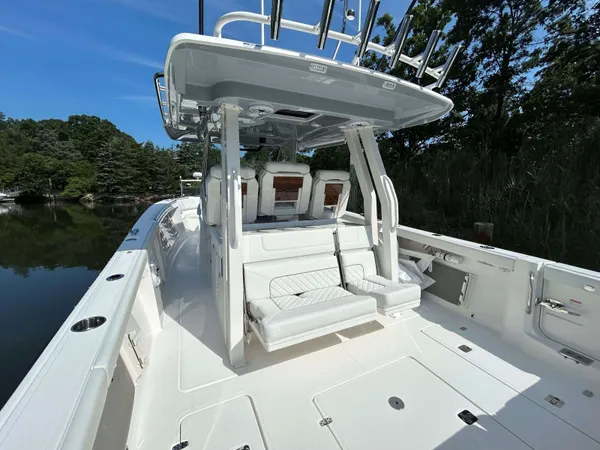 2026 Pursuit S 358 detail image 7