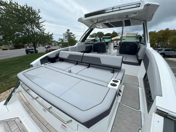 2025 Cobalt R33 OB detail image 5