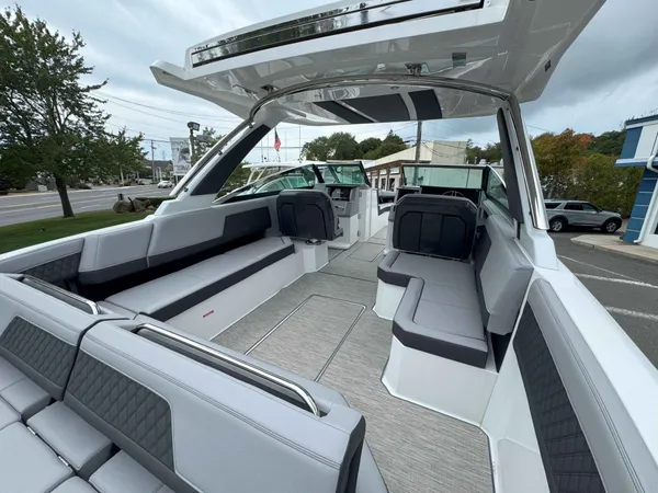 2025 Cobalt R33 OB detail image 7