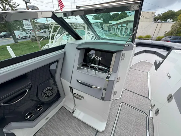 2025 Cobalt R33 OB detail image 17