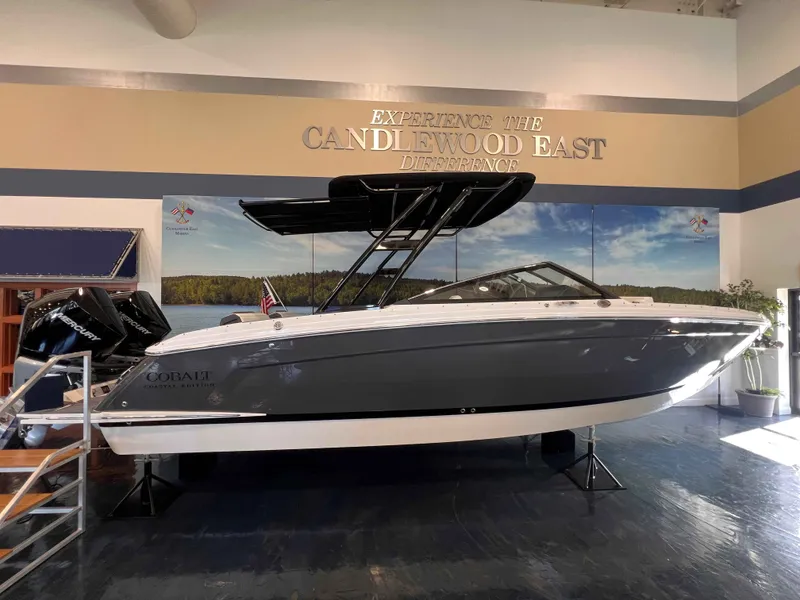 2026 Cobalt R8 Outboard0 Boat