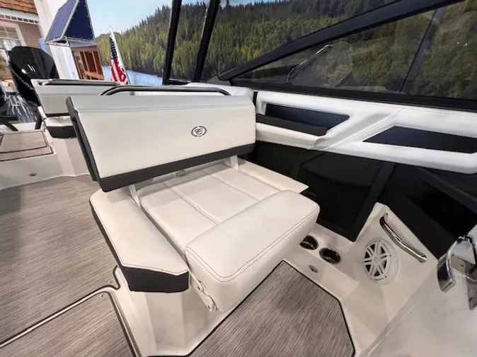 2026 Cobalt R8 Outboard