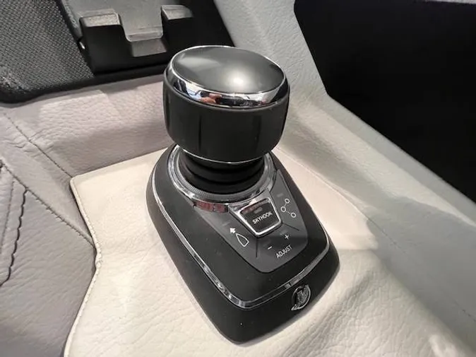 2026 Cobalt R8 Outboard