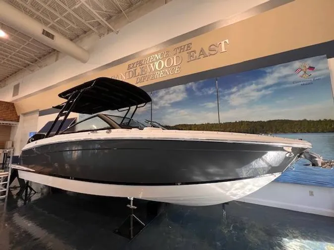 2026 Cobalt R8 Outboard