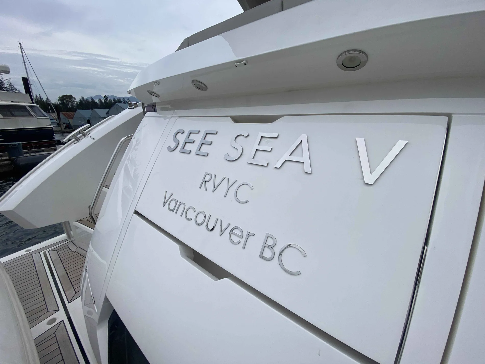 Pre-Owned 2020 Sunseeker Manhattan 52 for Sale | Vancouver, BC | M&P Yacht Centre | 68db1dfbdae076f8a605b06f