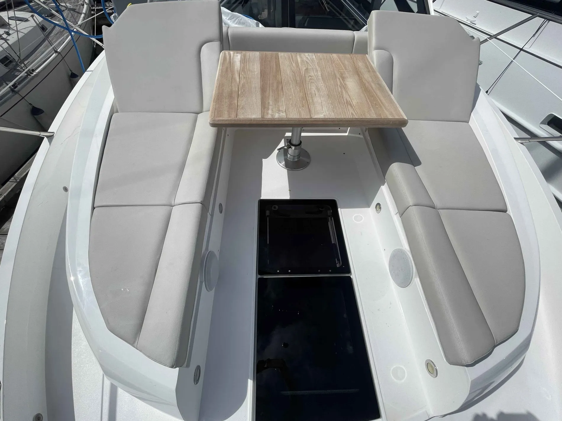 Pre-Owned 2020 Sunseeker Manhattan 52 for Sale | Vancouver, BC | M&P Yacht Centre | 68db1dfbdae076f8a605b06f