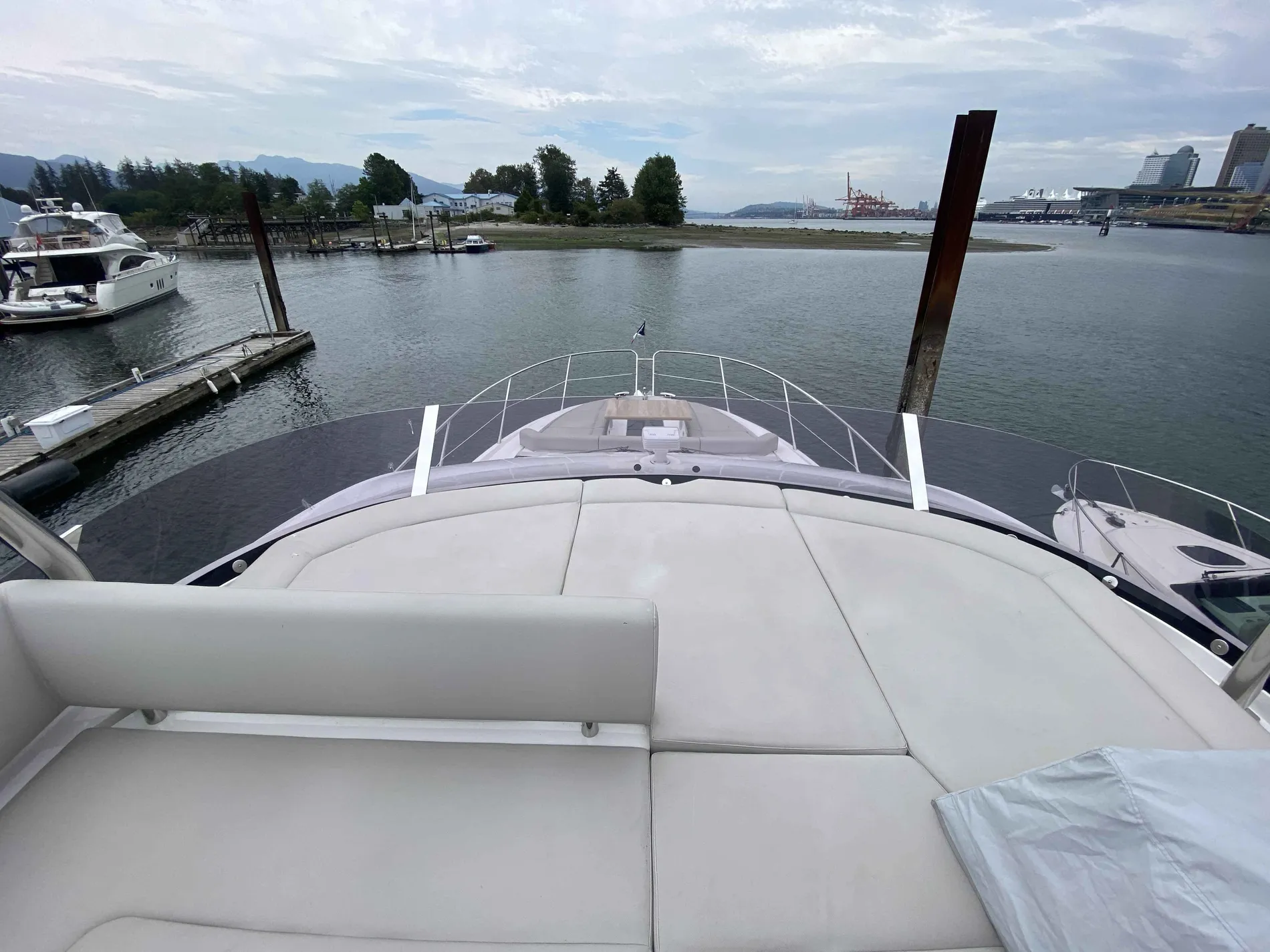 Pre-Owned 2020 Sunseeker Manhattan 52 for Sale | Vancouver, BC | M&P Yacht Centre | 68db1dfbdae076f8a605b06f