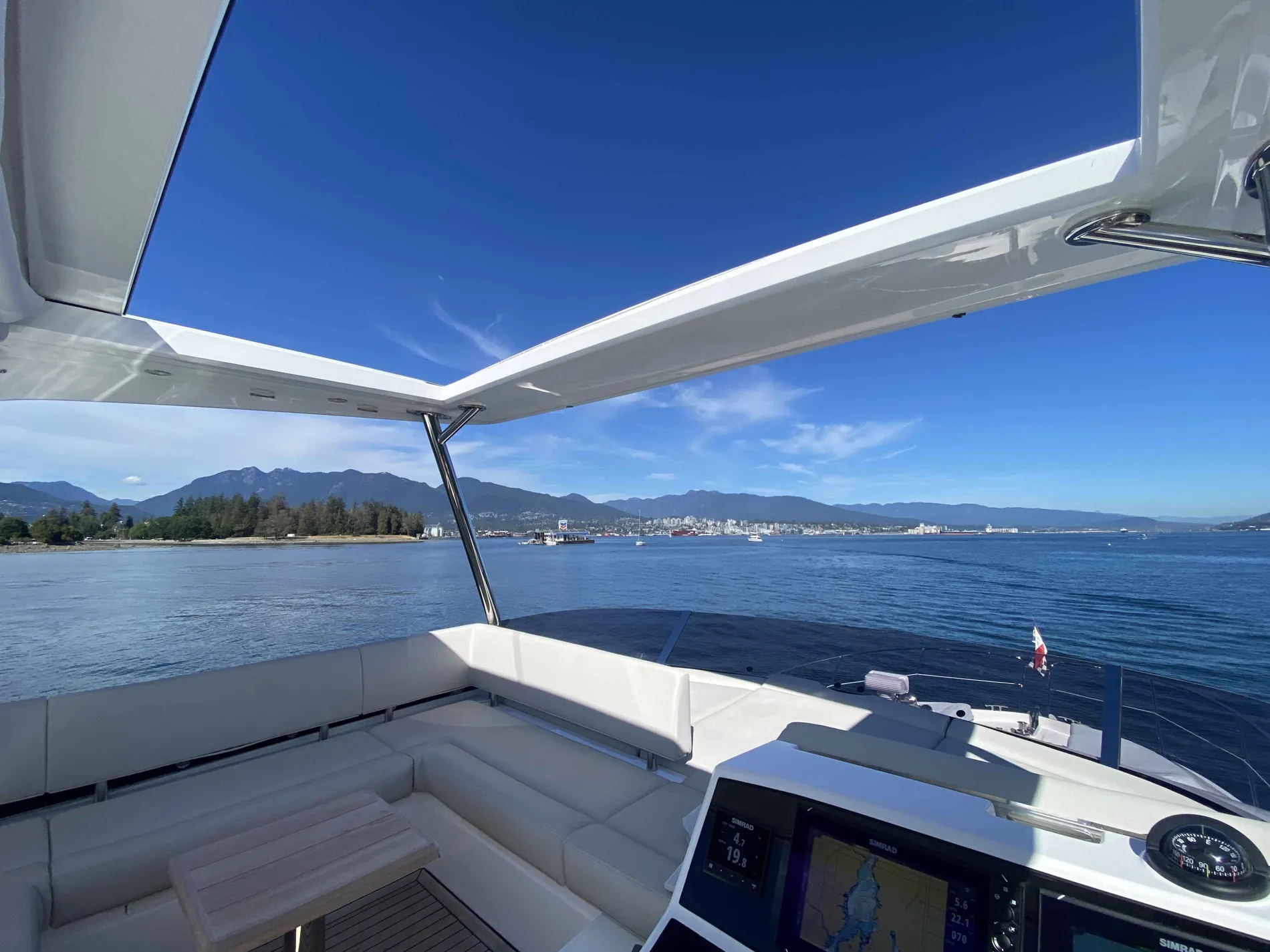 Pre-Owned 2020 Sunseeker Manhattan 52 for Sale | Vancouver, BC | M&P Yacht Centre | 68db1dfbdae076f8a605b06f