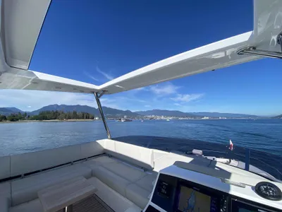 Pre-Owned 2020 Sunseeker Manhattan 52 for Sale | Vancouver, BC | M&P Yacht Centre | 68db1dfbdae076f8a605b06f