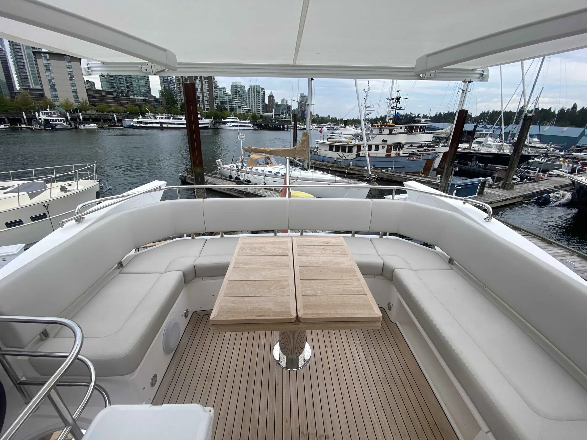 Pre-Owned 2020 Sunseeker Manhattan 52 for Sale | Vancouver, BC | M&P Yacht Centre | 68db1dfbdae076f8a605b06f