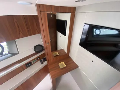 Pre-Owned 2020 Sunseeker Manhattan 52 for Sale | Vancouver, BC | M&P Yacht Centre | 68db1dfbdae076f8a605b06f