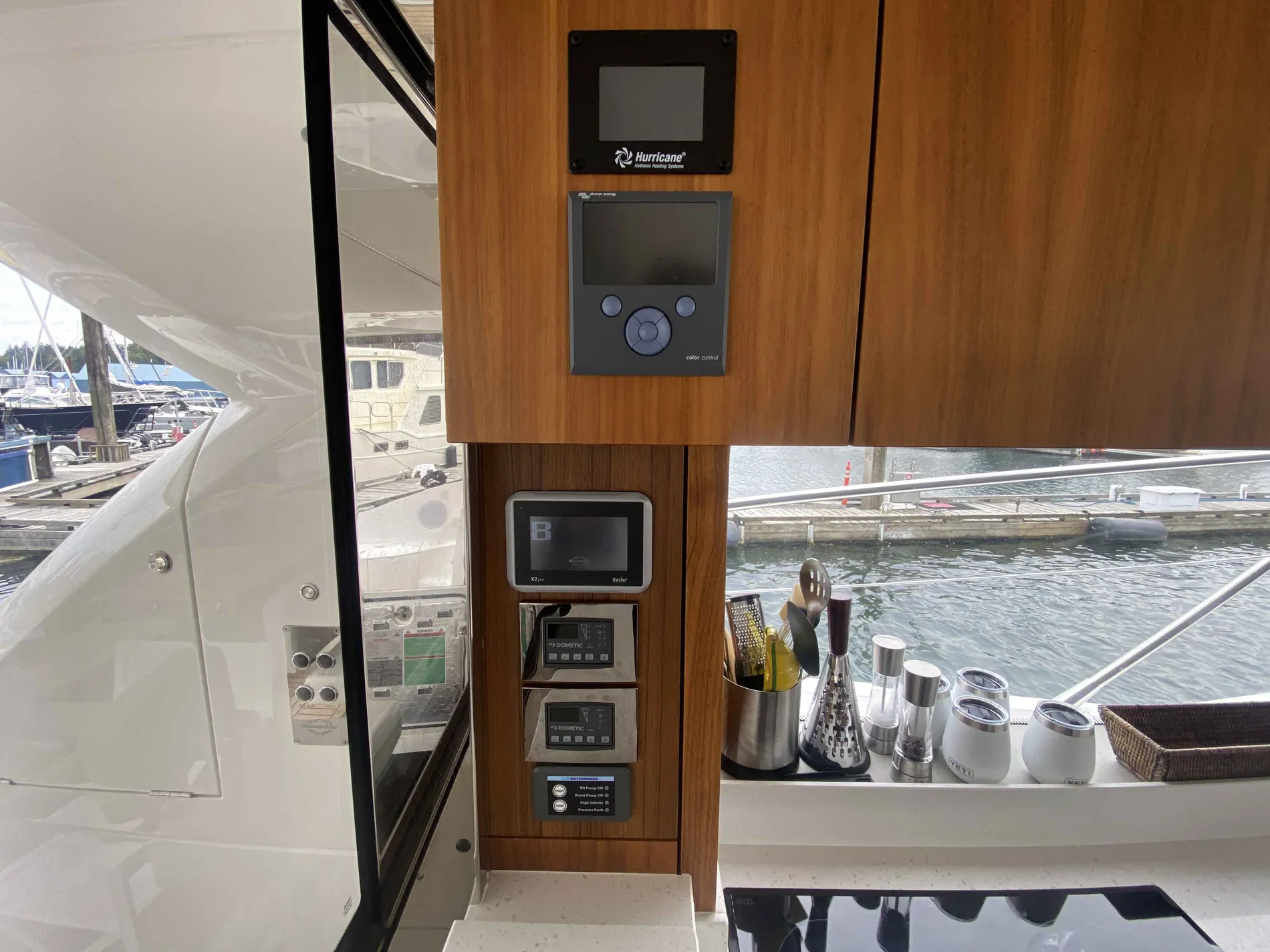 Pre-Owned 2020 Sunseeker Manhattan 52 for Sale | Vancouver, BC | M&P Yacht Centre | 68db1dfbdae076f8a605b06f